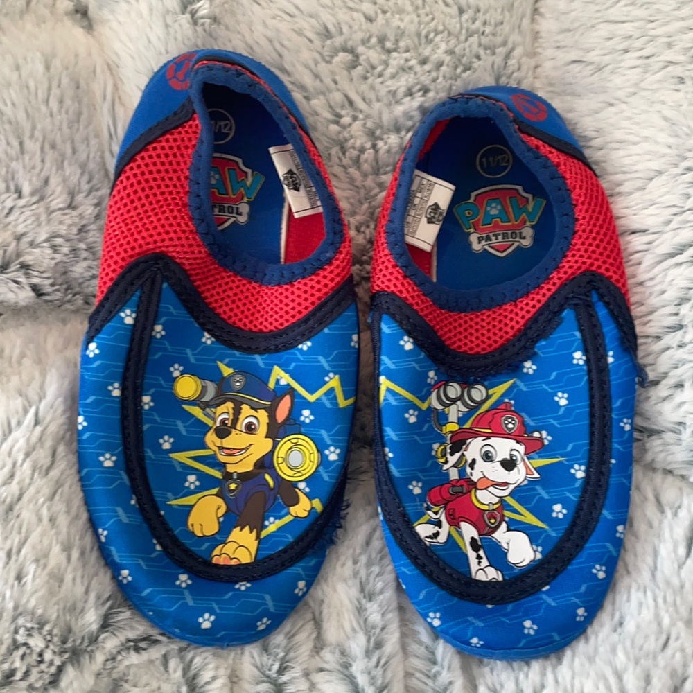 Paw patrol swim shoes size 11/12